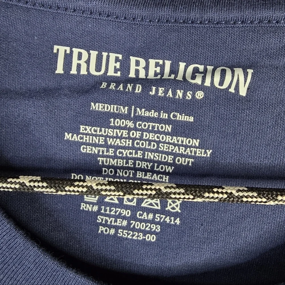 NWT True Religion Men's Blue Graphic Textured Short Sleeved Tee Size Medium‎